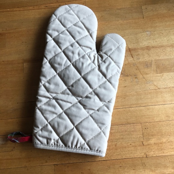 Oven Mitt "Happiness is Gnomemade" Christmas Cream Cotton Blend - Picture 2 of 6